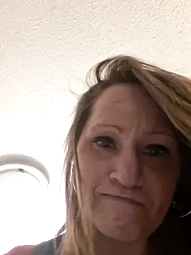 beeeuhh online show from 04/19/26, 03:17