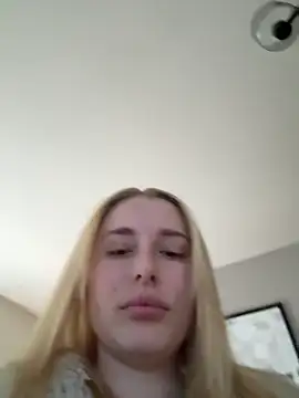 Snapshot of EloiseeUKK chatting on 03/25/26, 07:14 EloiseeUKK online show from 03/25/26, 07:14