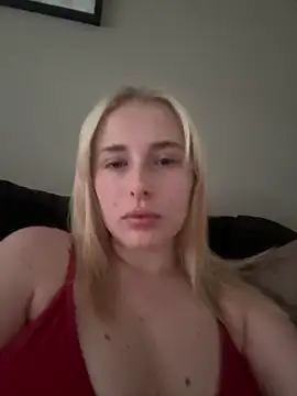 Snapshot of EloiseeUKK chatting on 05/28/26, 05:16 EloiseeUKK online show from 05/28/26, 05:16