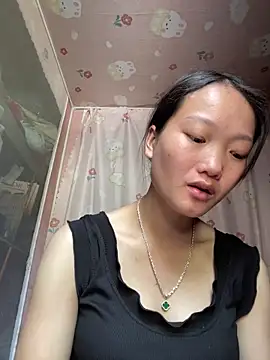 Snapshot of Jolinie chatting on 04/13/26, 04:18 Jolinie online show from 04/13/26, 04:18