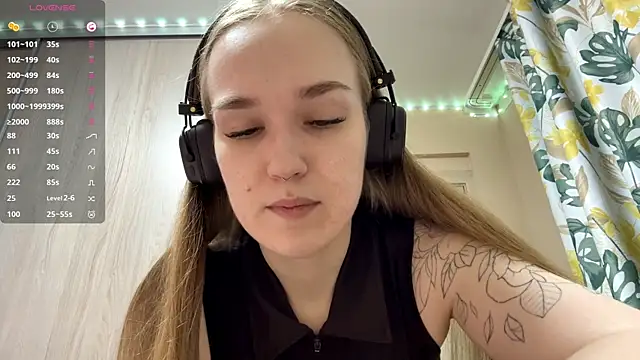 Snapshot of DenitaSpace chatting on 04/23/26, 02:19 DenitaSpace online show from 04/23/26, 02:19