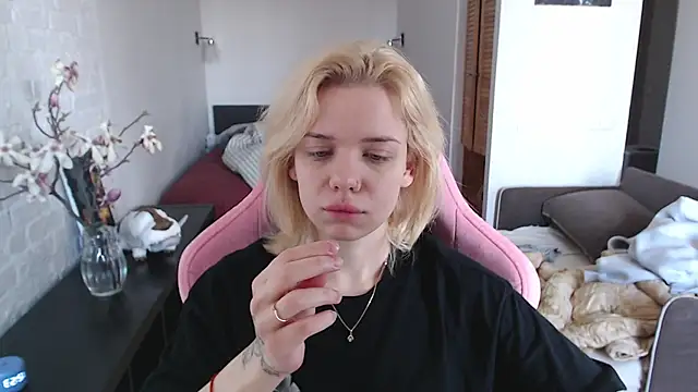 Snapshot of TenderChloe chatting on 03/31/26, 09:53 TenderChloe online show from 03/31/26, 09:53