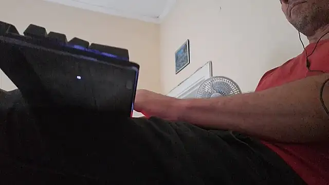 Sueliton2 online show from 03/31/26, 07:47