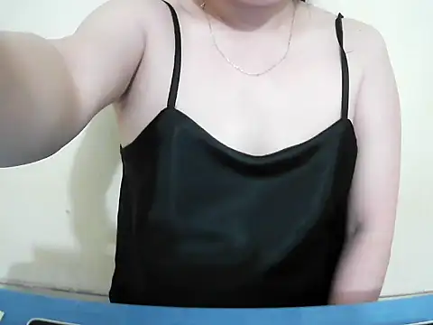 Snapshot of lusa_baby chatting on 03/23/26, 04:55 lusa baby online show from 03/23/26, 04:55