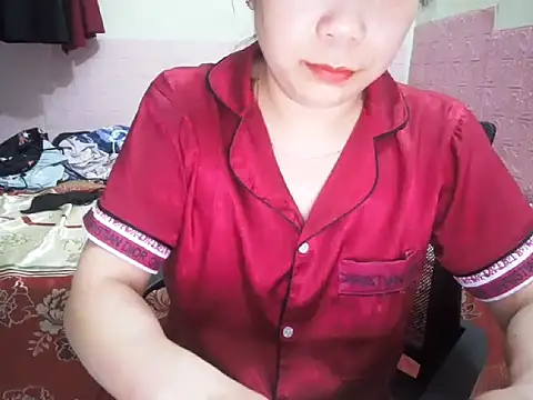 Snapshot of lusa_baby chatting on 05/18/26, 02:18 lusa baby online show from 05/18/26, 02:18