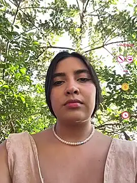 HaileyBiieber online show from 04/25/26, 10:07