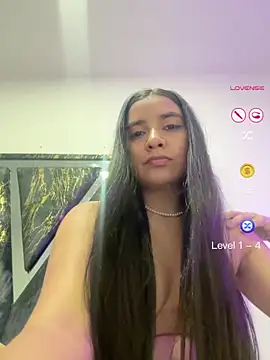 HaileyBiieber online show from 04/28/26, 03:44
