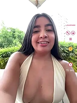 HaileyBiieber online show from 05/03/26, 10:49