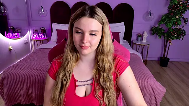 CharlotteAtwoood online show from 05/19/26, 04:13