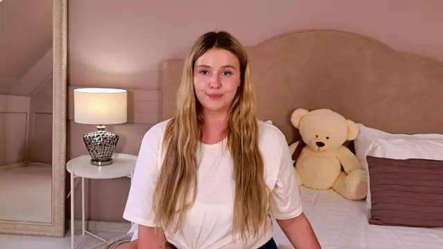 CharlotteAtwoood online show from 06/14/26, 04:09