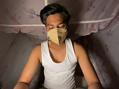 Snapshot of sinner2511 chatting on 03/24/26, 08:36 sinner2511 online show from 03/24/26, 08:36