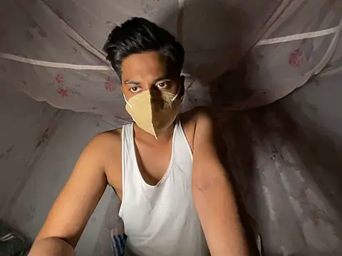 Snapshot of sinner2511 chatting on 03/31/26, 04:40 sinner2511 online show from 03/31/26, 04:40