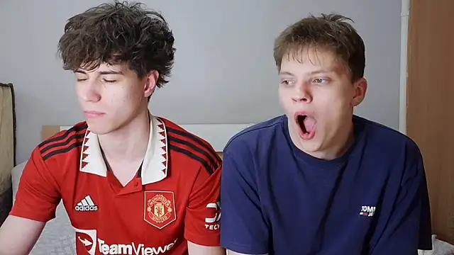 Snapshot of 1gay1straight chatting on 03/23/26, 03:32 1gay1straight online show from 03/23/26, 03:32