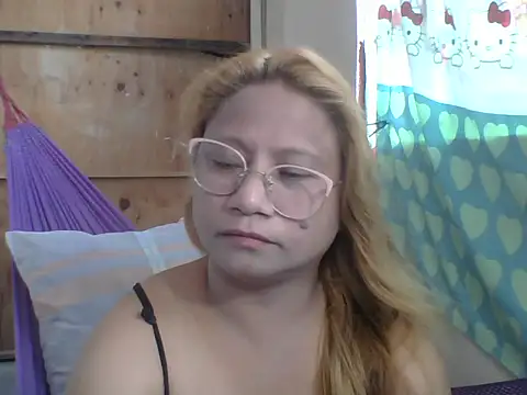 Snapshot of PinayChristine chatting on 04/09/26, 03:50 PinayChristine online show from 04/09/26, 03:50