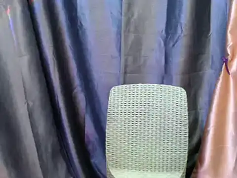 Snapshot of pinoy_lowey18 chatting on 04/25/26, 04:26 pinoy lowey18 online show from 04/25/26, 04:26