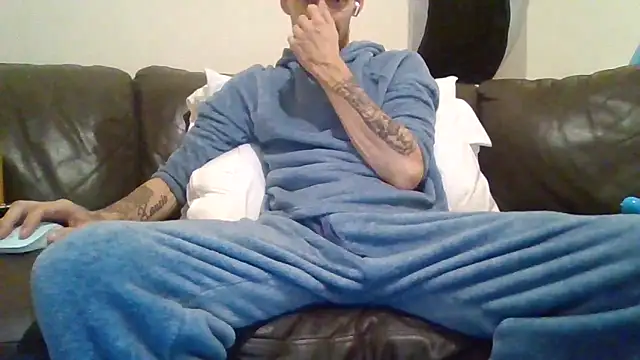 Snapshot of feetlovrr94 chatting on 05/18/26, 12:29 feetlovrr94 online show from 05/18/26, 12:29