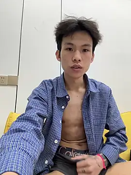 zzzzppp3 online show from 04/28/26, 02:27