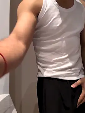 Snapshot of handsome-hunky chatting on 04/08/26, 02:06 handsome-hunky online show from 04/08/26, 02:06