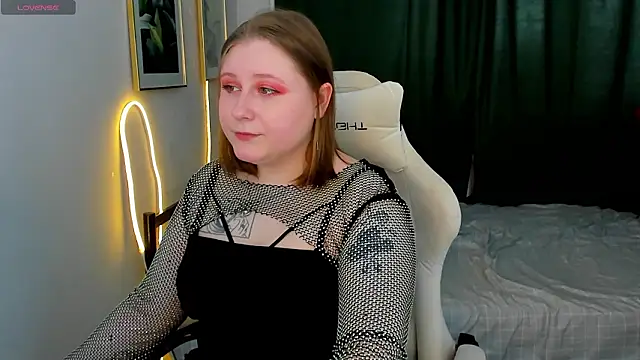 KatieGarsiaa online show from 03/23/26, 10:08