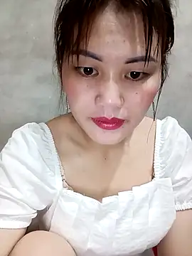 Snapshot of meg_06 chatting on 04/12/26, 12:59 meg 06 online show from 04/12/26, 12:59