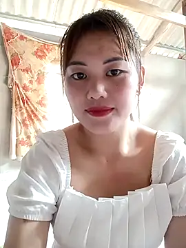 Snapshot of meg_06 chatting on 04/13/26, 01:22 meg 06 online show from 04/13/26, 01:22