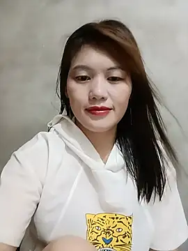Snapshot of meg_06 chatting on 05/25/26, 02:23 meg 06 online show from 05/25/26, 02:23
