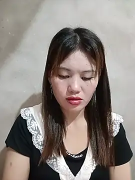 Snapshot of meg_06 chatting on 06/14/26, 02:24 meg 06 online show from 06/14/26, 02:24