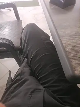 Snapshot of Mamhoun88 chatting on 04/15/26, 03:52 Mamhoun88 online show from 04/15/26, 03:52