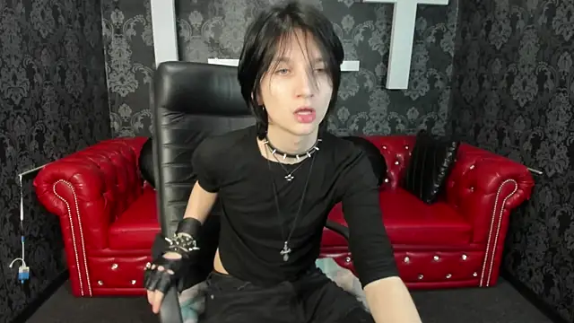 Snapshot of AdonBev chatting on 04/15/26, 05:14 AdonBev online show from 04/15/26, 05:14