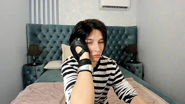 Snapshot of AdonBev chatting on 05/15/26, 05:25 AdonBev online show from 05/15/26, 05:25