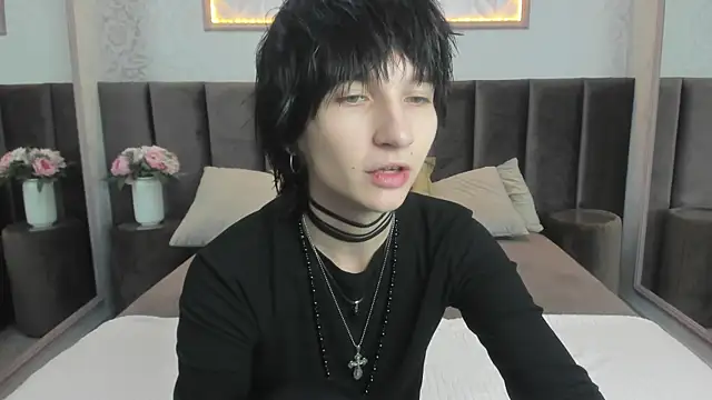 Snapshot of AdonBev chatting on 06/18/26, 05:30 AdonBev online show from 06/18/26, 05:30