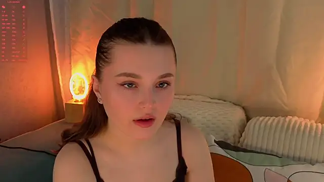 Snapshot of LorriMonz chatting on 06/02/26, 01:29 LorriMonz online show from 06/02/26, 01:29