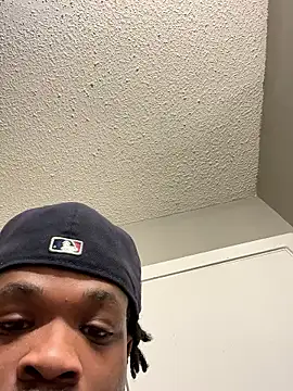 Snapshot of doublegee00 chatting on 03/23/26, 01:26 doublegee00 online show from 03/23/26, 01:26