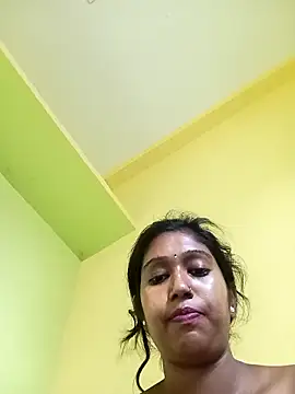 Snapshot of bannerjeesneha20 chatting on 04/28/26, 03:33 bannerjeesneha20 online show from 04/28/26, 03:33