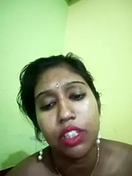 Snapshot of bannerjeesneha20 chatting on 05/08/26, 02:55 bannerjeesneha20 online show from 05/08/26, 02:55