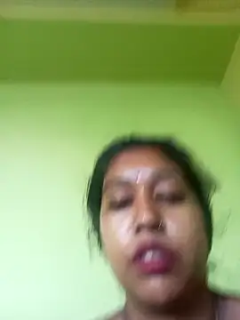 Snapshot of bannerjeesneha20 chatting on 05/13/26, 02:53 bannerjeesneha20 online show from 05/13/26, 02:53