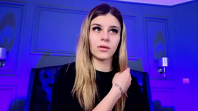 Sierra Russo online show from 03/30/26, 04:13