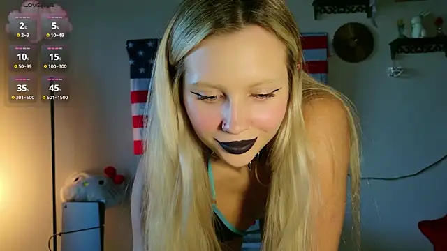 Snapshot of mia_chillhere chatting on 07/07/26, 04:44 mia chillhere online show from 07/07/26, 04:44