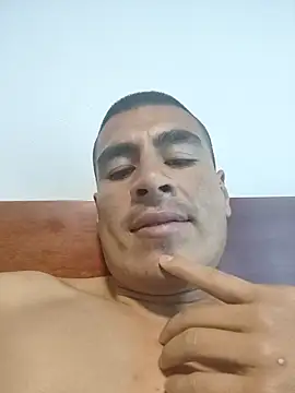 Snapshot of EdwiinR chatting on 03/23/26, 04:22 EdwiinR online show from 03/23/26, 04:22