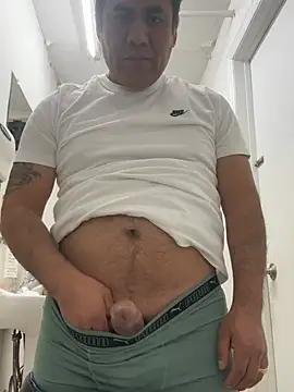 Snapshot of Crossroads5214 chatting on 03/25/26, 07:42 Crossroads5214 online show from 03/25/26, 07:42