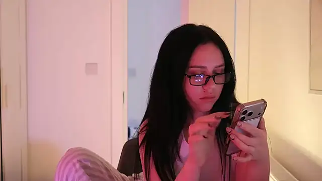 mira mmira online show from 04/03/26, 09:57