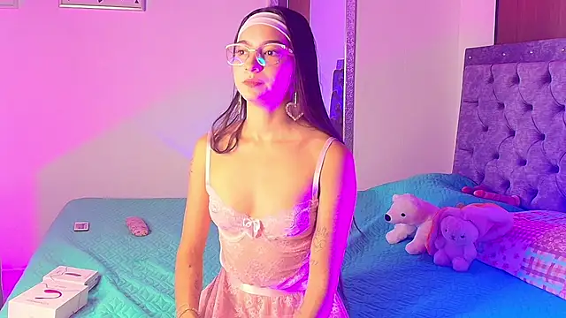 Snapshot of Daphne_Rosse chatting on 07/05/26, 12:23 Daphne Rosse online show from 07/05/26, 12:23