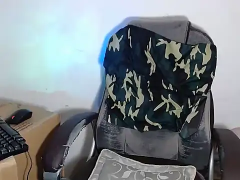 SexyboyHot2000 online show from 04/29/26, 05:30