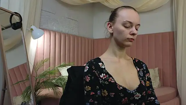 emma chaser online show from 04/21/26, 01:42