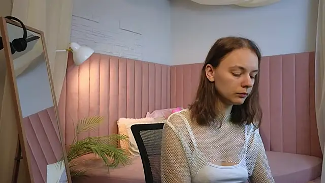 emma chaser online show from 05/06/26, 01:36