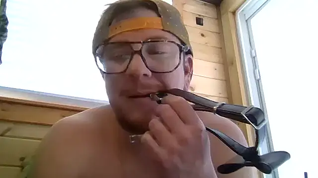 Snapshot of tboy4u chatting on 03/24/26, 03:50 tboy4u online show from 03/24/26, 03:50