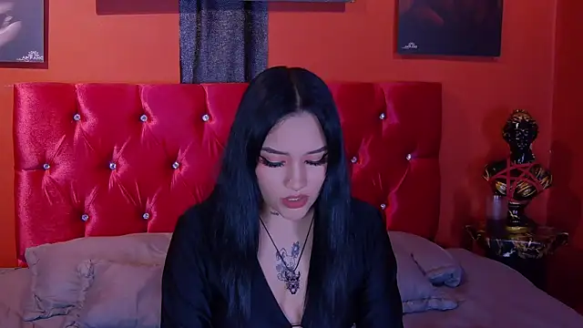 Snapshot of Val_viixen chatting on 04/14/26, 01:39 Val viixen online show from 04/14/26, 01:39