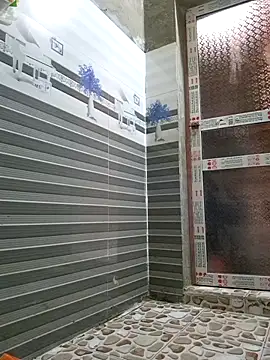 Snapshot of Sin-e chatting on 04/22/26, 06:05 Sin-e online show from 04/22/26, 06:05