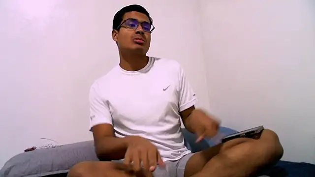 ThiagoVega  online show from 04/19/26, 03:28