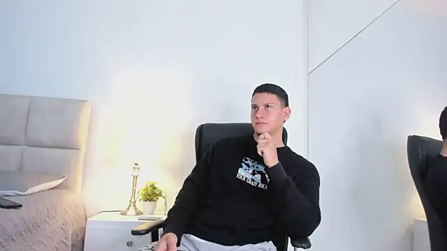 Chriss Diamond online show from 06/03/26, 08:36